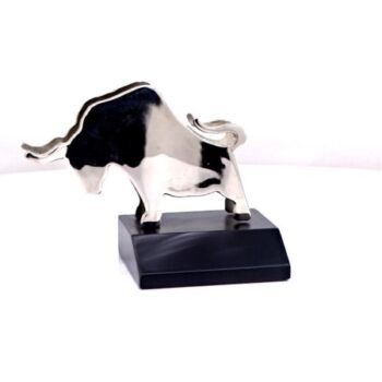 Bull Market Desk Trophy – Symbol of...