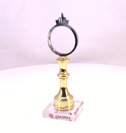 Desk Clock With Crown