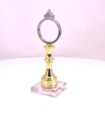 Desk Clock With Crown – Royal-Themed Executive...