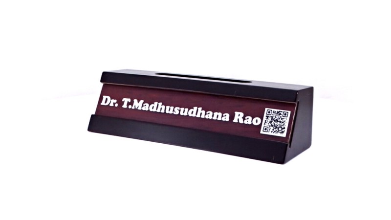 Executive Wooden Nameplate Holder – Elegant Desk Identity