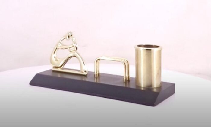 Gold-Plated Desk Organizer – Elegant Iron Design with Mother-Son Motif