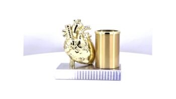 Heart Pen Stand – Stylish & Functional...