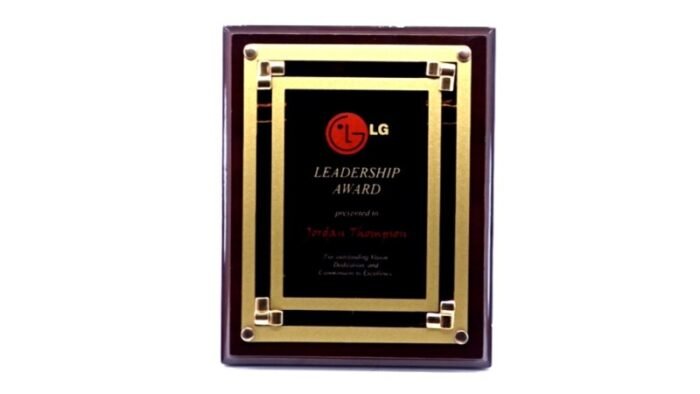 Leadership Plaque with Luxe Corners – Premium Executive & Corporate Honor Award