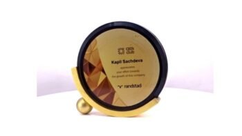 Modern Circle with Luxe Touch Trophy –...