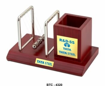 Newton’s Cradle Executive Desk Set – Balance...