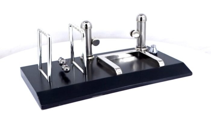 Newton's Principle Desk Set