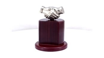 Premium Silver Handshake Memento – Symbol of...