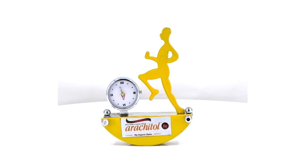 Runner Theme Desk Clock