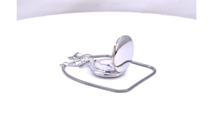 Silver Pocket Watch With Lid – Classic Timepiece with Vintage Elegance