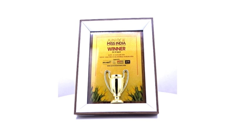 Wooden Frame with Cup Emblem – Recognition for Academic & Event Excellen